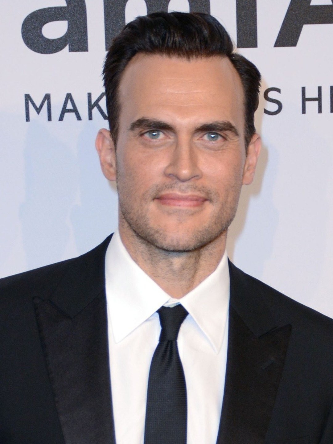 How tall is Cheyenne Jackson?